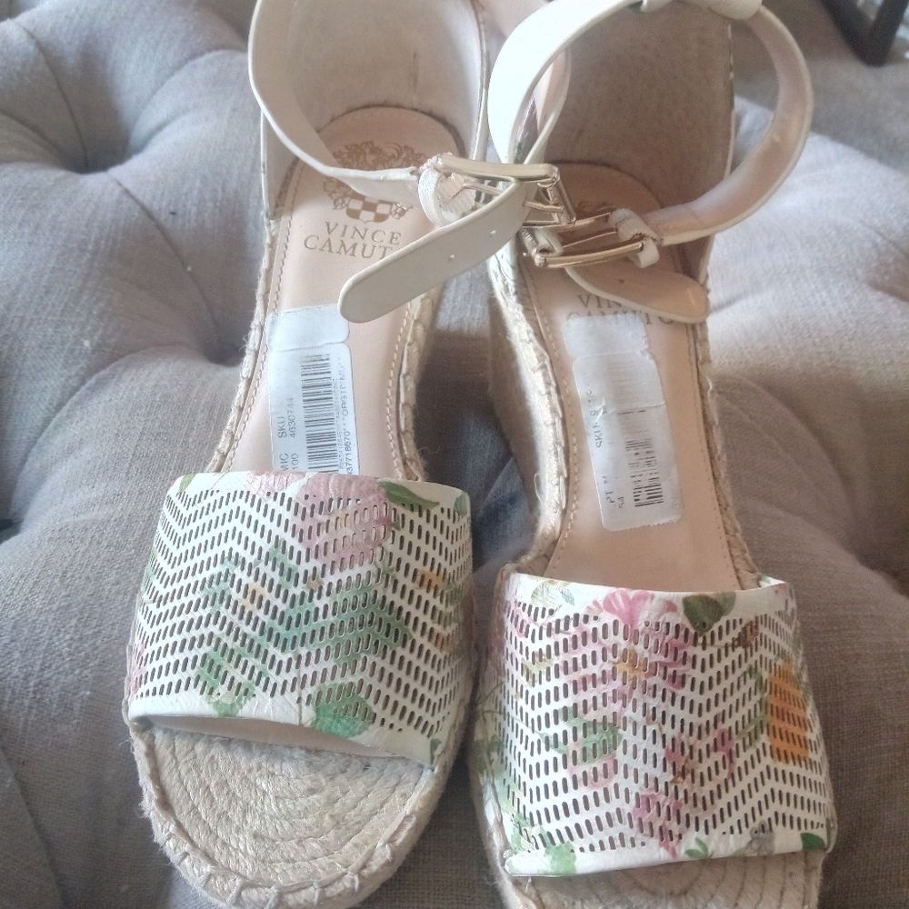 Woman Shoes - Picture 6 of 13